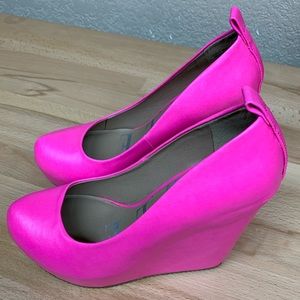 💖💖 BNIB Pink Elle Elzahara Wedges - Size 9 💖💖💖